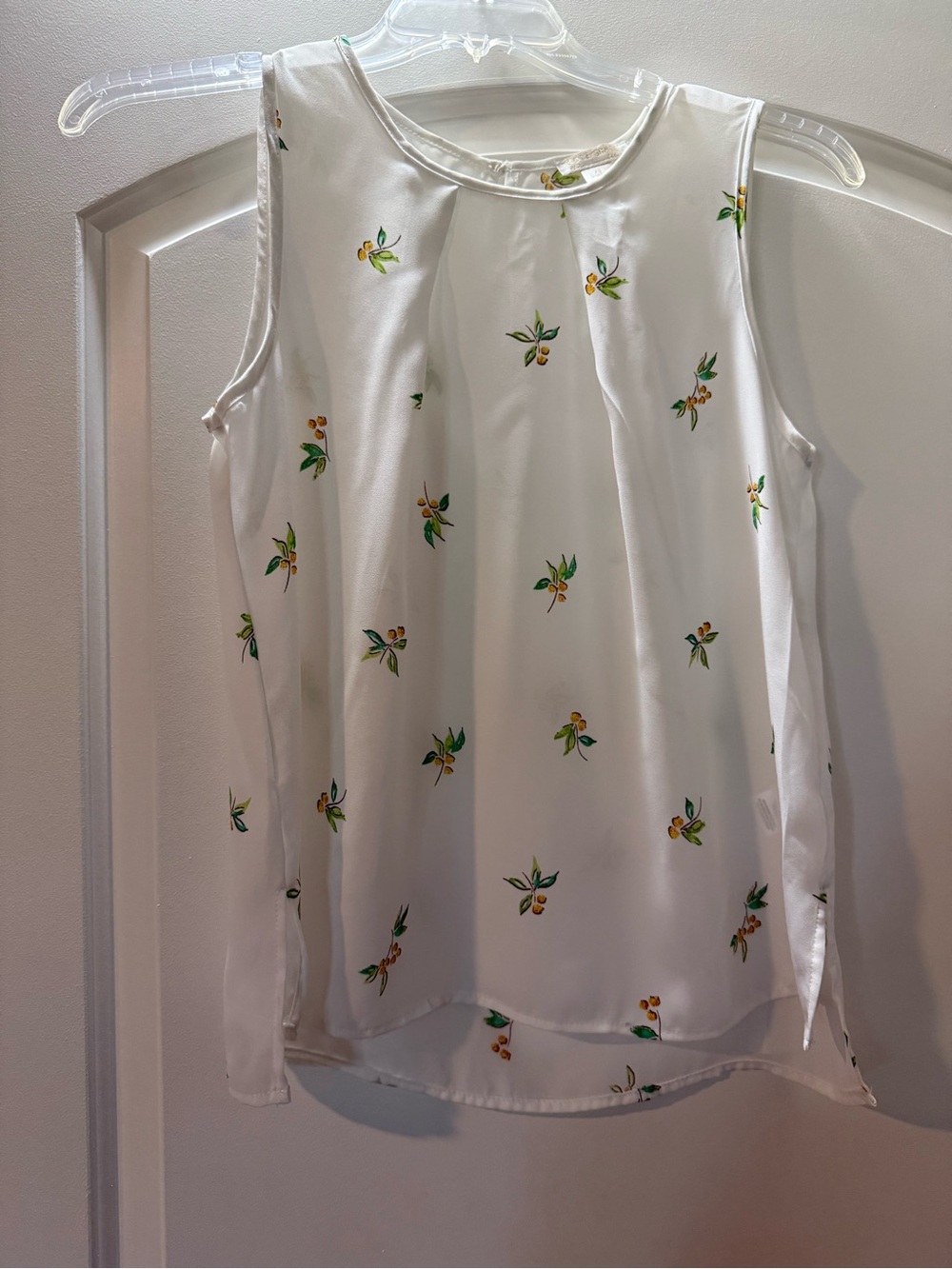 Sleeveless White Lemon-Print Camisole